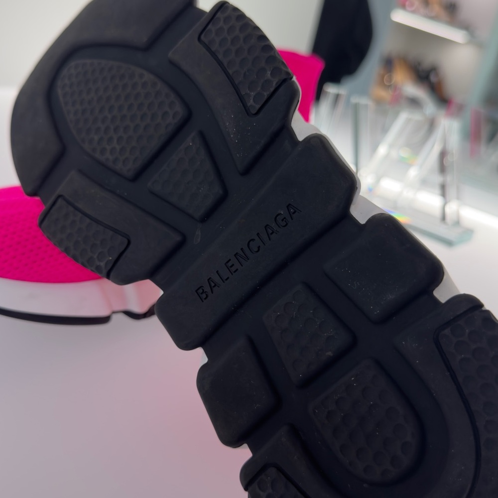 Shoes has been worn once